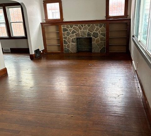 2nd image of 23 W Lucius Ave