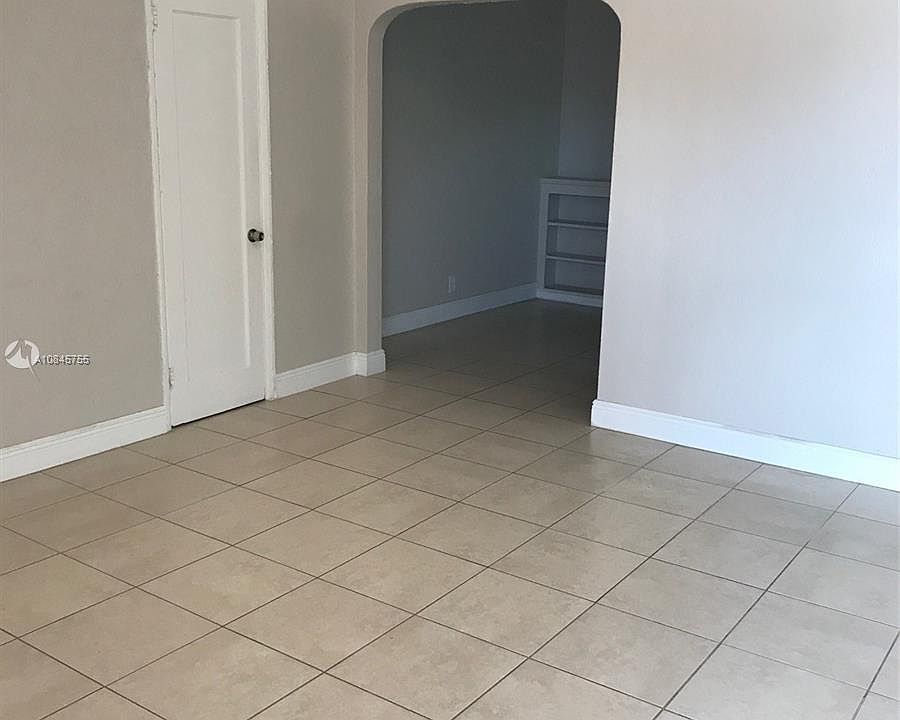 2nd image of 2105 SW 7th St #2