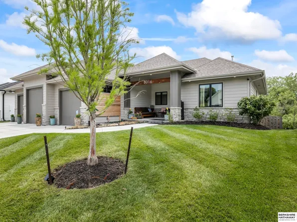 8016 N 166th St, Bennington, NE 68007