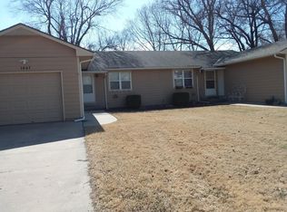 1647 E Highland Ln, Andover, KS 67002