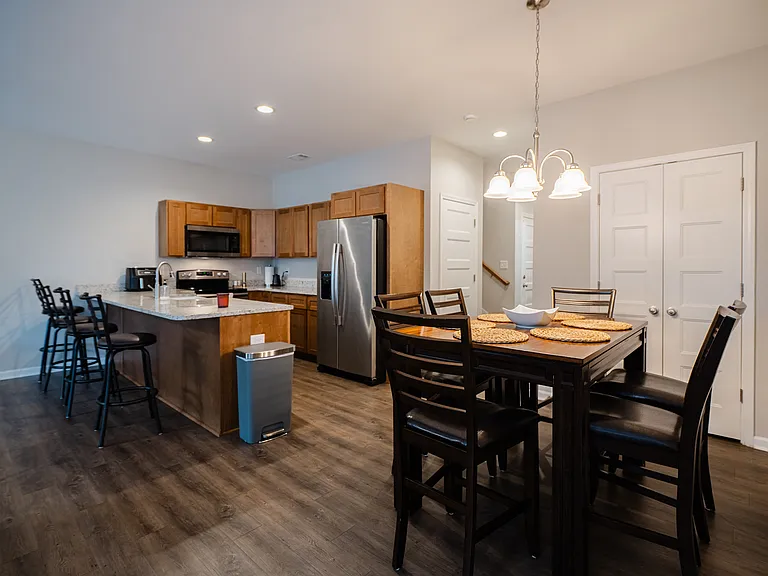 115 Governors Blvd — Photo 4