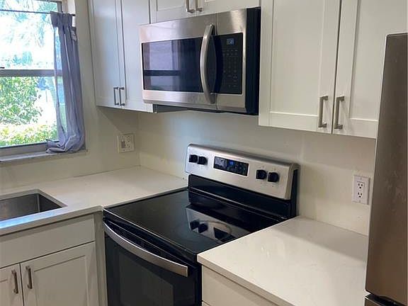 3rd image of 180 Turtle Lake Ct APT 102