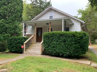 41 Halfway House Rd, Washington, NJ 07882