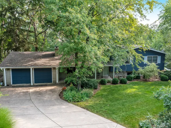1200 Oak Hill Rd, Downers Grove, IL 60515