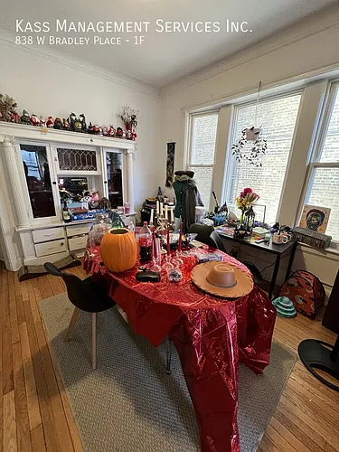 838 W Bradley Pl #1F Photo 1
