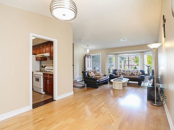 5th image of 19540 Greenwillow Ln