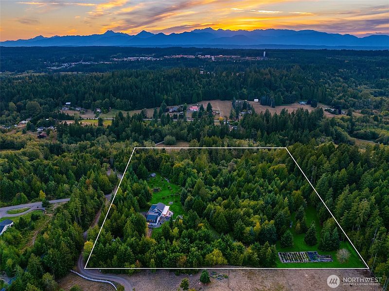 3rd image of 1198 NE Raspberry Ridge Lane