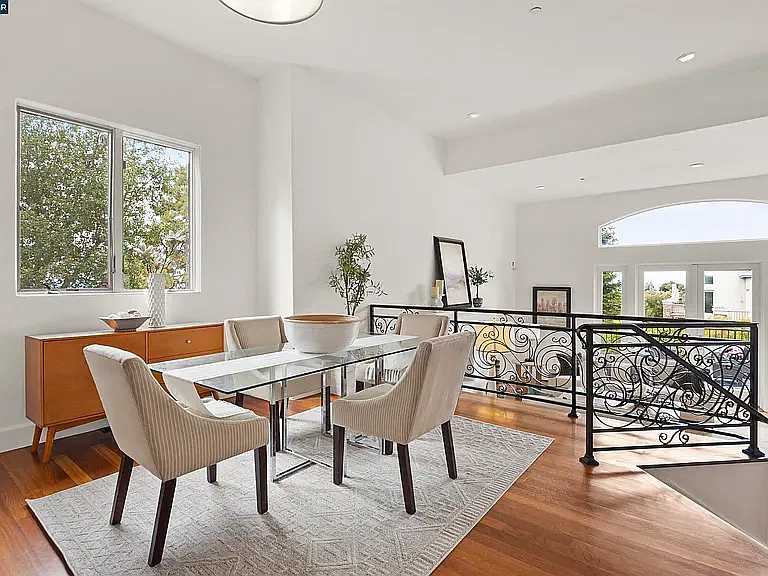 4 bed, 3614 sqft, $6,850 — Photo 4