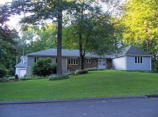 8 Hunter Ln, Hudson, NH 03051