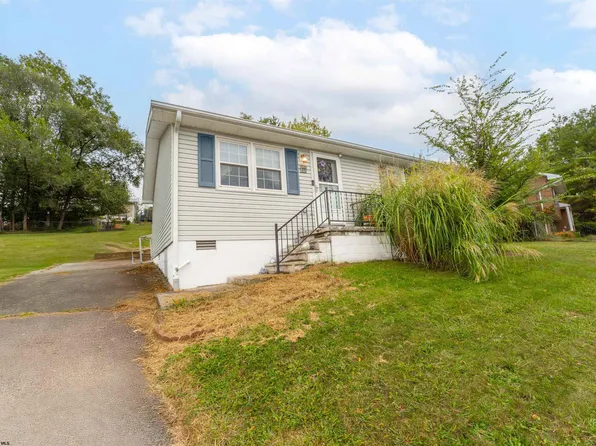 22 Eastgate Dr, Morgantown, WV 26508