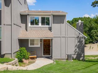 1028 NW 70th Ct, Kansas City, MO 64118