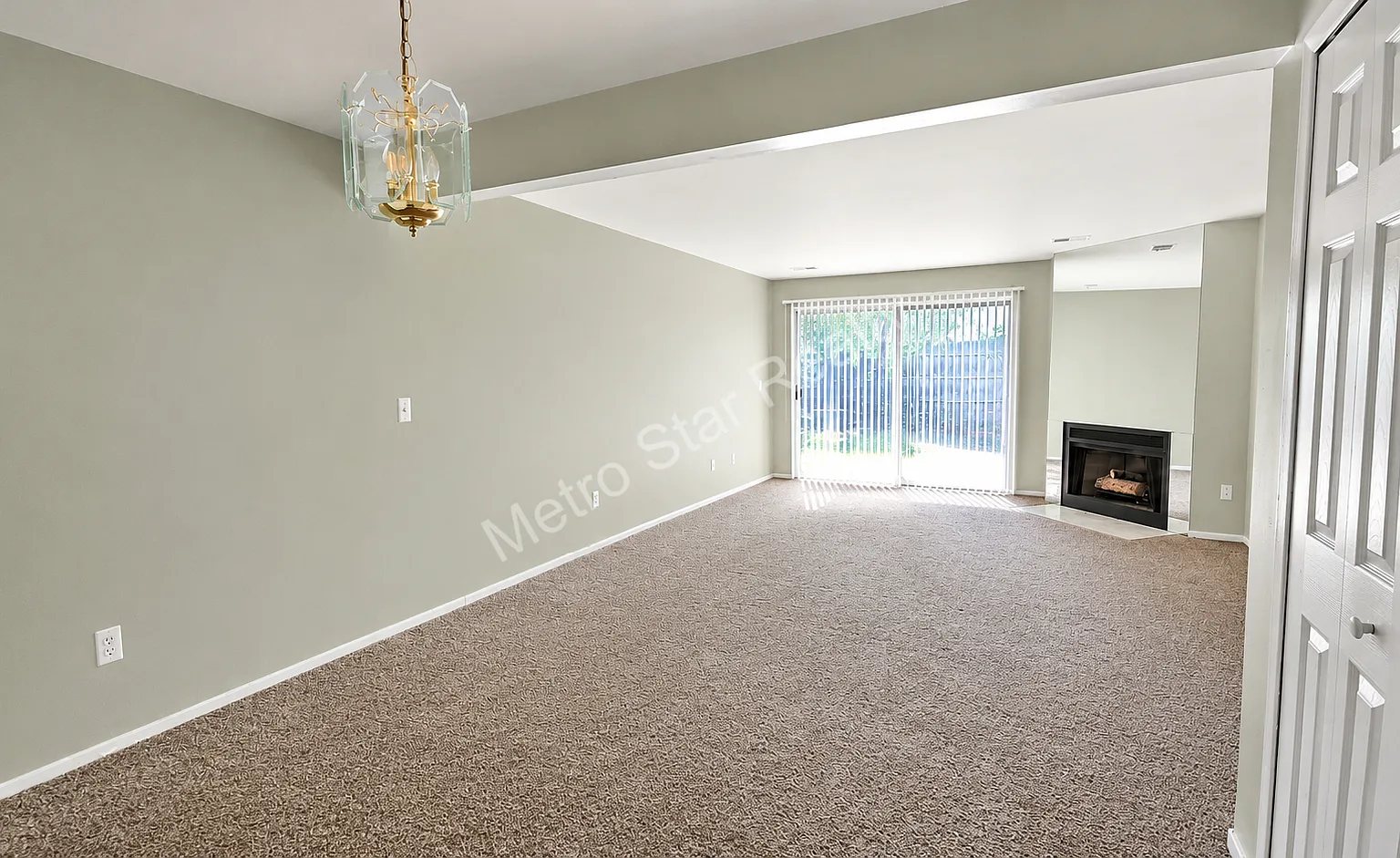 2 bed, 1210 sqft, $1,700 — Photo 4