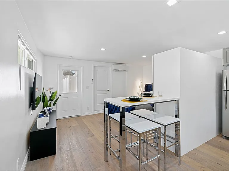 3763 Lankershim Blvd — Photo 29
