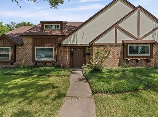 427 Whitecap Dr, Seabrook, TX 77586