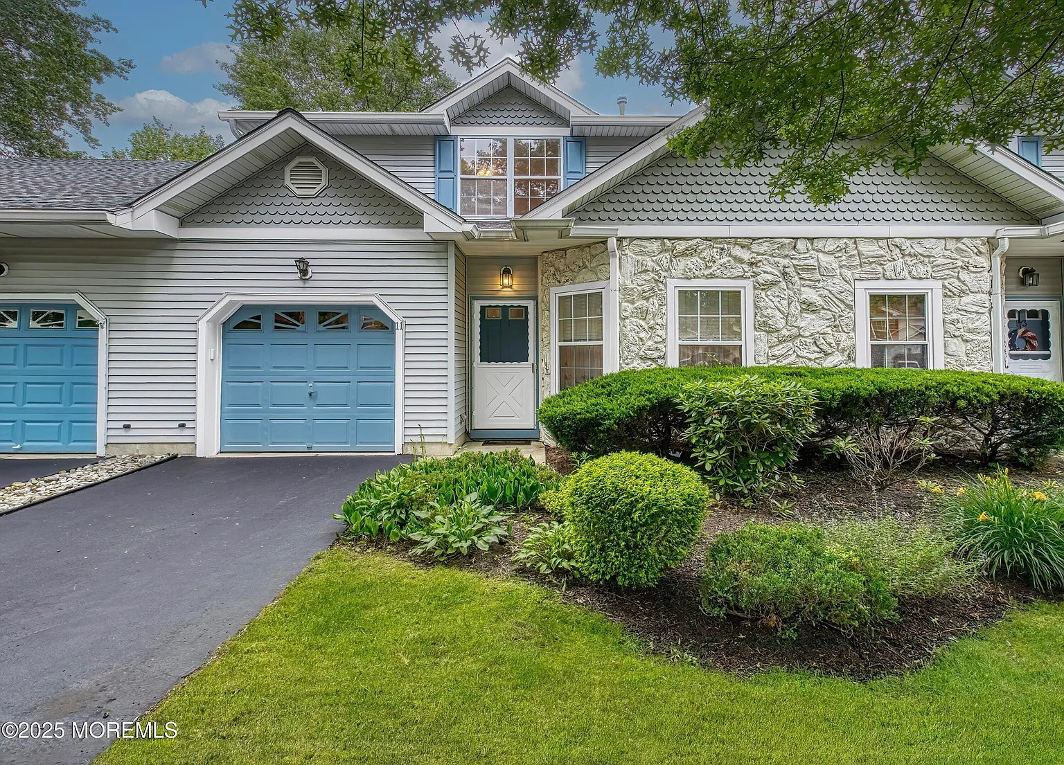 11 Riva Boulevard photo 1