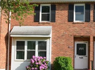 102 E Green Valley Cir, Newark, DE 19711