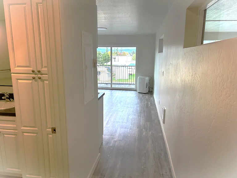 126 E Evergreen Dr #104 — Photo 4