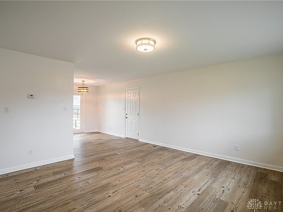 5th image of 626 Morning Glory Ln