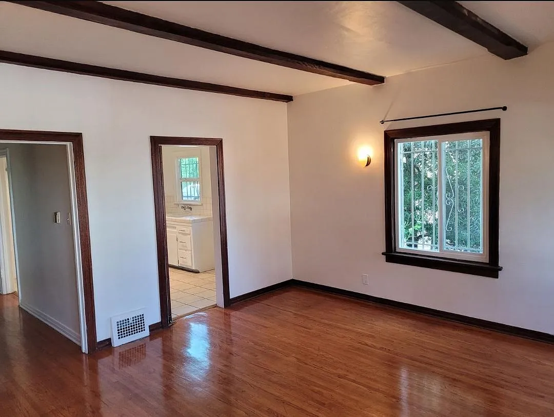 465 N Ogden Drive — Photo 4