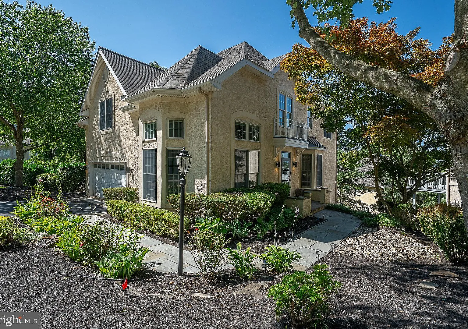 4 bed, 3.5 bath, 3867 sqft, $7,000 — Photo 1