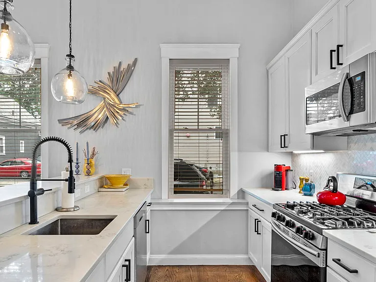 85 Bridge St #3 — Photo 9