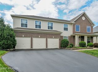 741 Barclay Dr, Bolingbrook, IL 60440