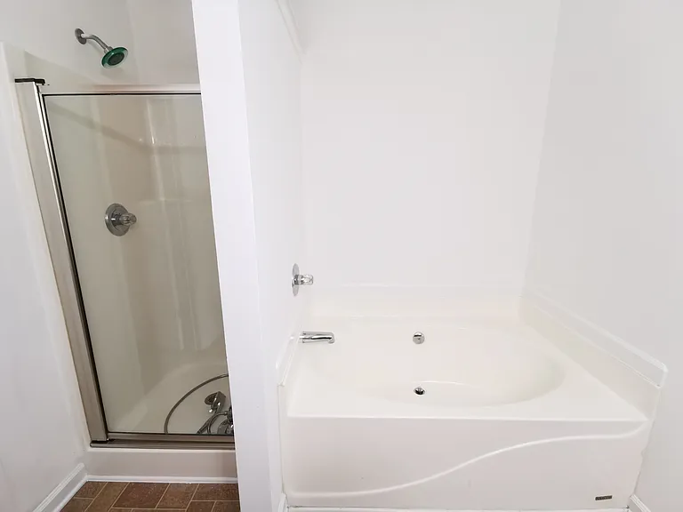 2073 Executive Dr — Photo 25