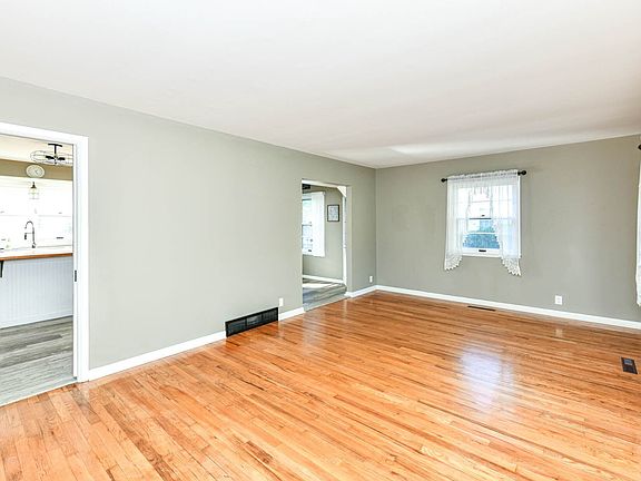 5th image of 100 N Delbrick Ln