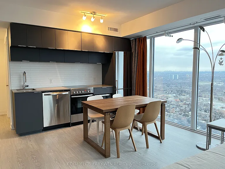 181 Dundas St E #5105 — Photo 11