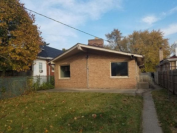 5th image of 1744 N Sayre Ave