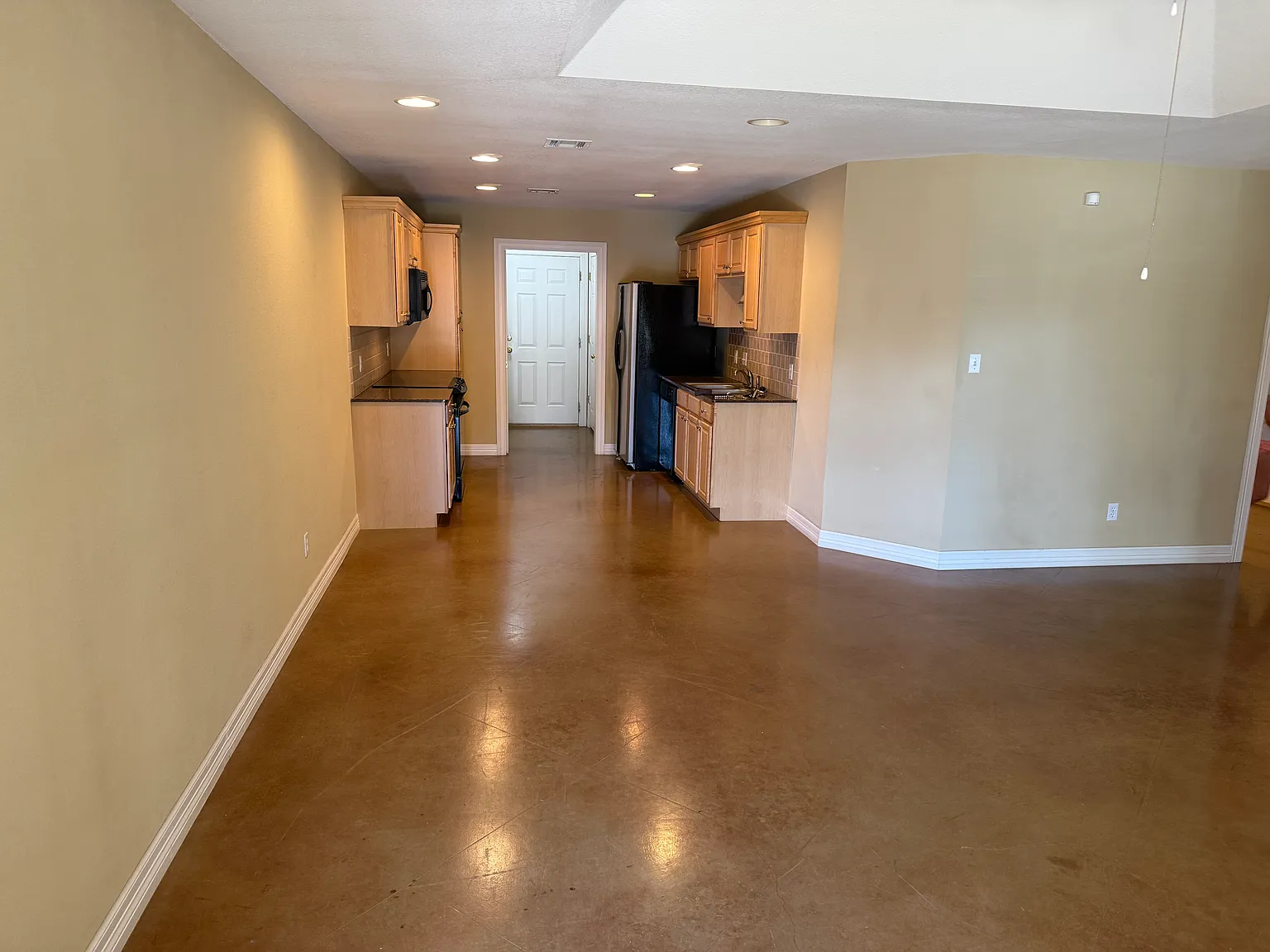 1209 Jeannie Ln — Photo 2