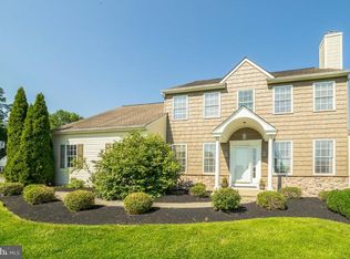 107 Heathrow Dr, Elverson, PA 19520