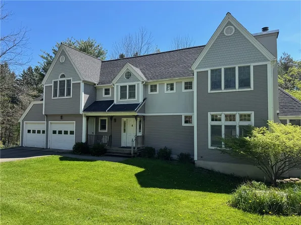21 High St, Alfred, NY 14802