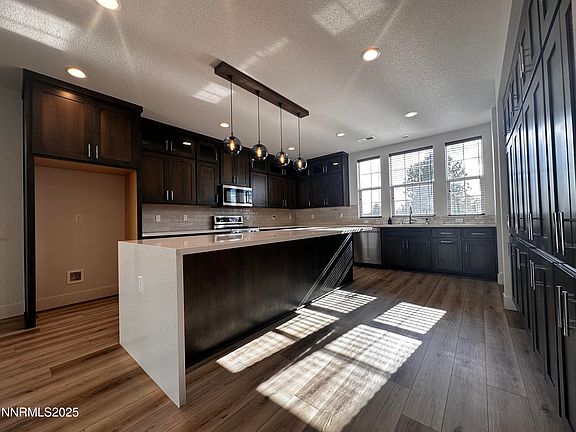 4th image of 1326 Little Ln