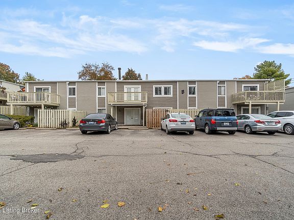 2nd image of 1935 Gardiner Ln APT B27