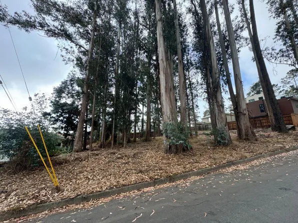 0 The Alameda, El Granada, CA 94018