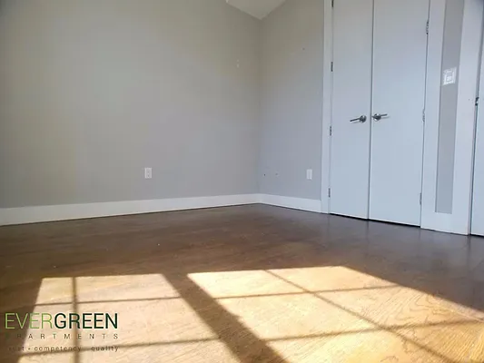 Rented by Evergreen Apartments BK | media 15