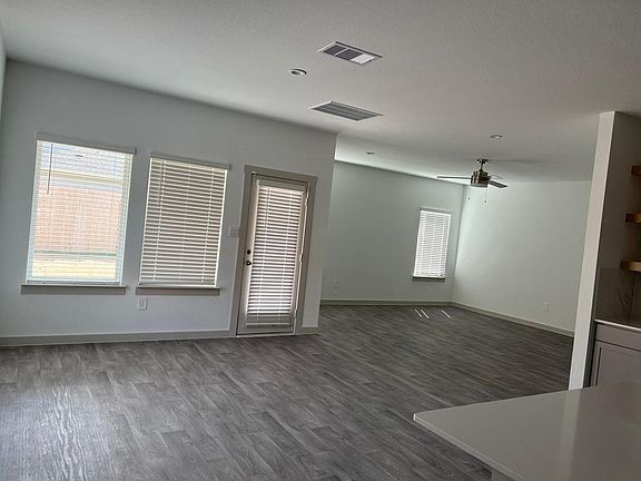 5th image of 12819 Heddington Grove Ln