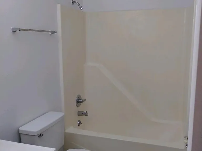 817 Patty Dr — Photo 2