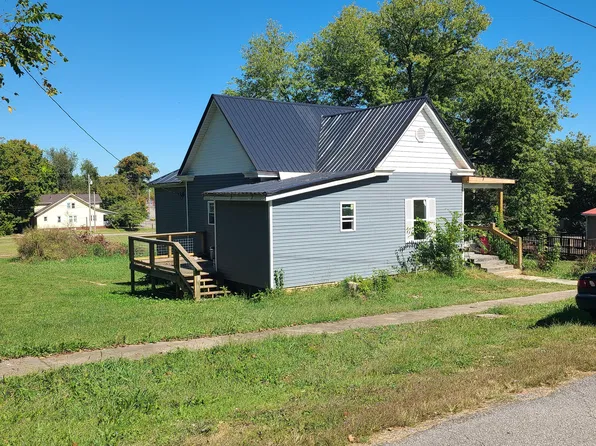 103 W Maple St, Irvington, KY 40146