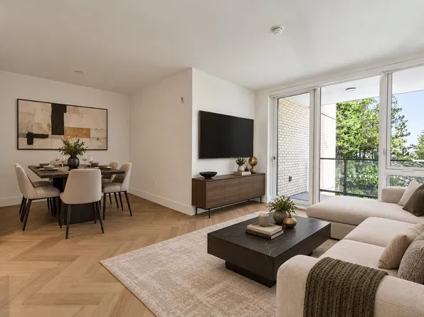 4685 Cambie St #203, Vancouver, BC V5Z 3B2