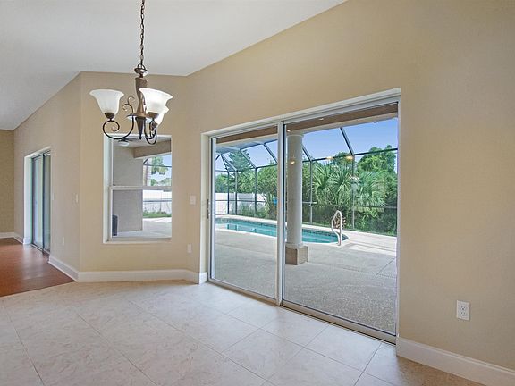 5th image of 8 Laurel Dr