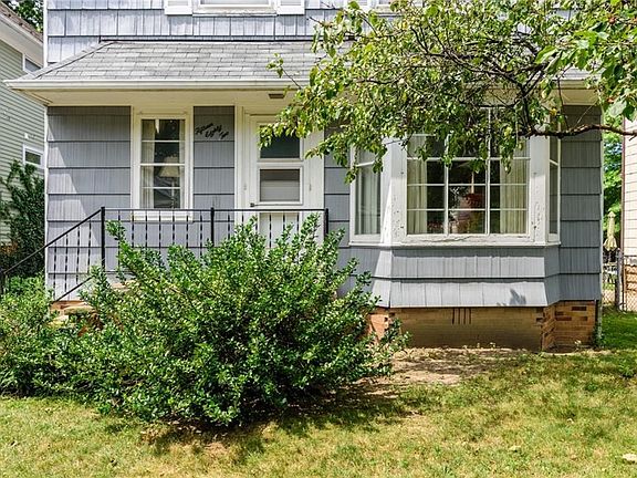 3rd image of 1582 Elmwood Ave