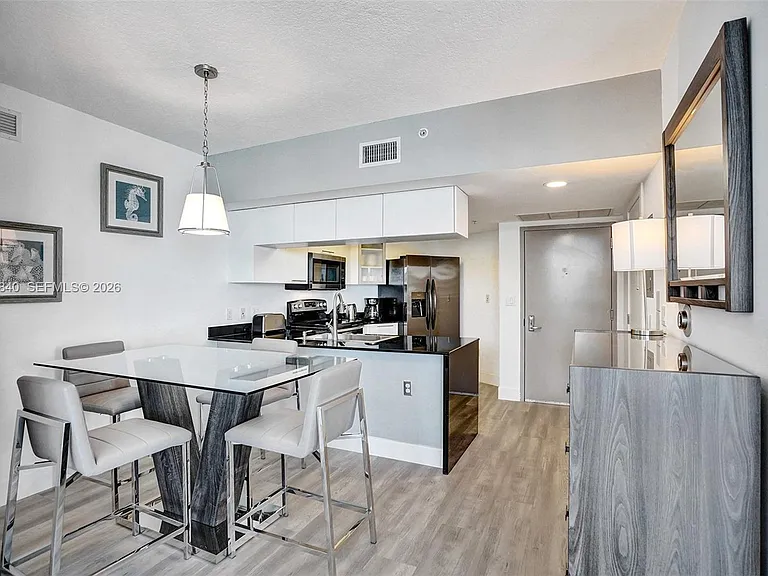 1750 N Bayshore Dr #3802 — Photo 4