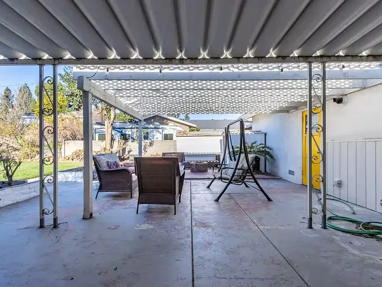 2123 Mary Way — Photo 35