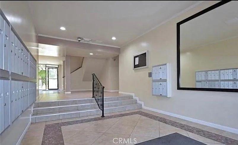 2 bed, 970 sqft, $2,550 — Photo 2