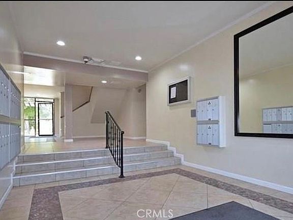 2nd image of 5403 Newcastle Ave APT 8