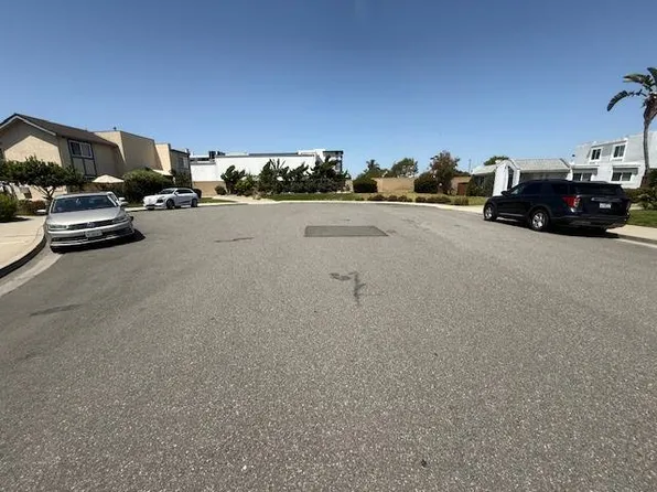 18651 Libra Cir APT 3, Huntington Beach, CA 92646