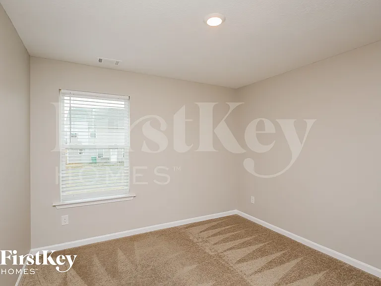 811 Walnut Creek Cir — Photo 6