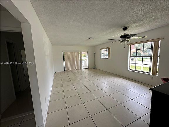 3rd image of 23 Canterbury Ln #23